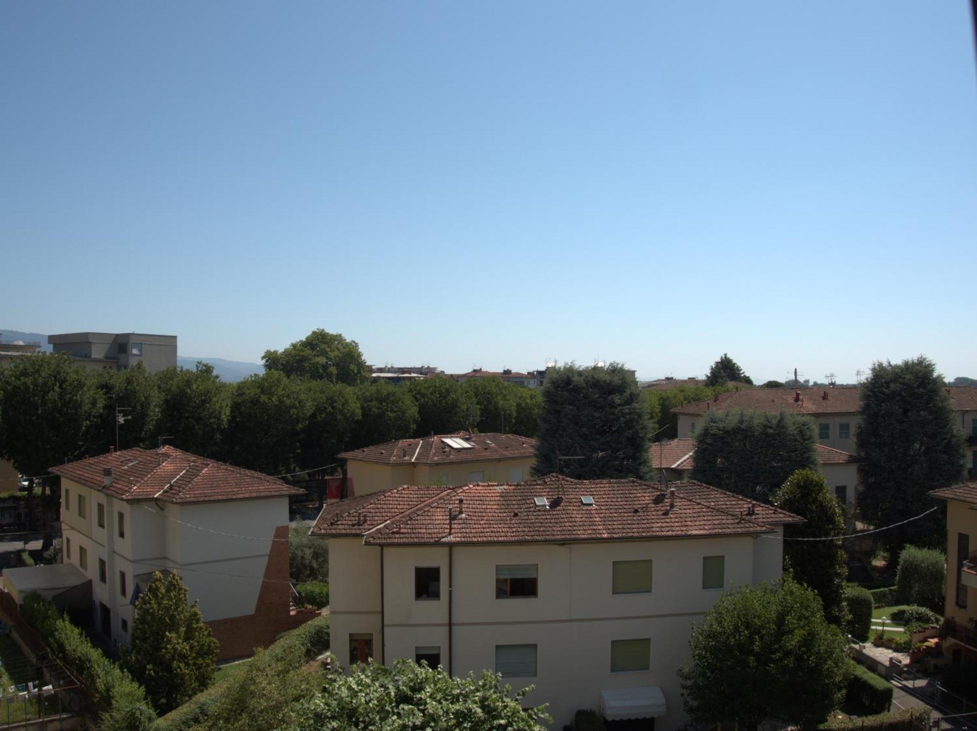 Appartamento Via Grandi - Free Gated Parking - 5 Minutes From Center Lucca Exterior photo